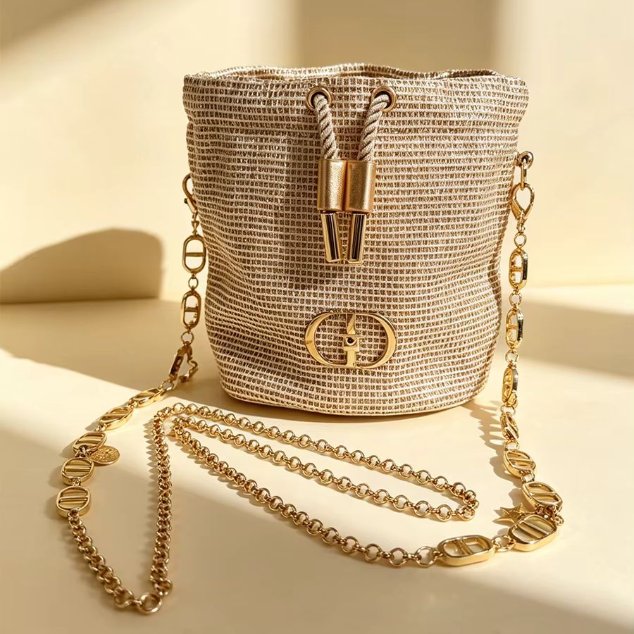 Beauty Makeup Dior - Dior's tas met sprankelende geweven textuur,