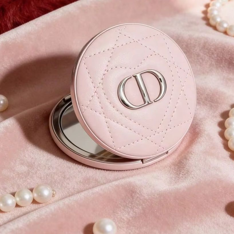 DIOR Lederen Make-upspiegel In - Beauty Makeup Dior recensie en prijs