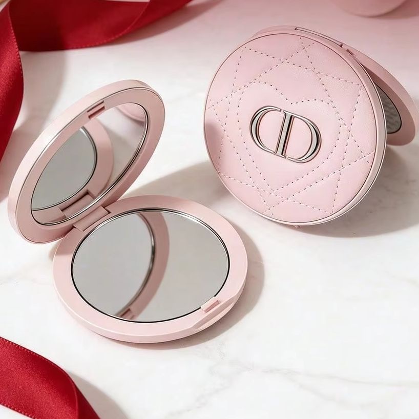 DIOR Lederen Make-upspiegel In - Beauty Makeup Dior recensie en prijs