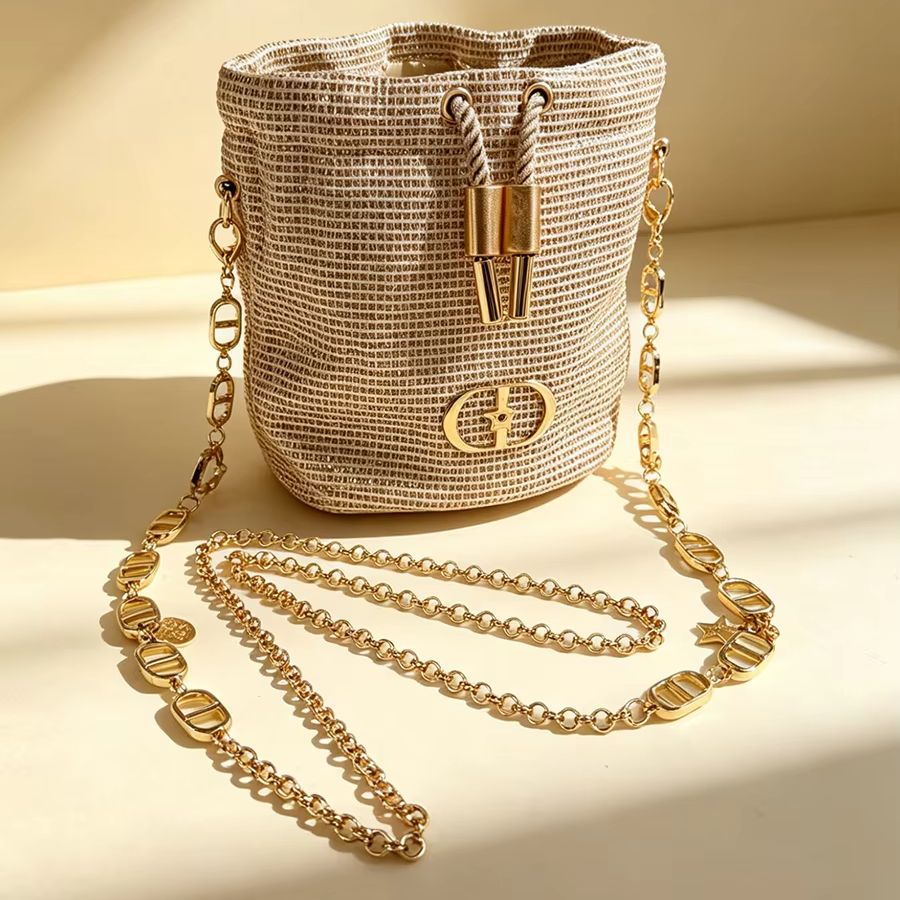 Dior's tas met sprankelende ge - Beauty Makeup Dior recensie en prijs